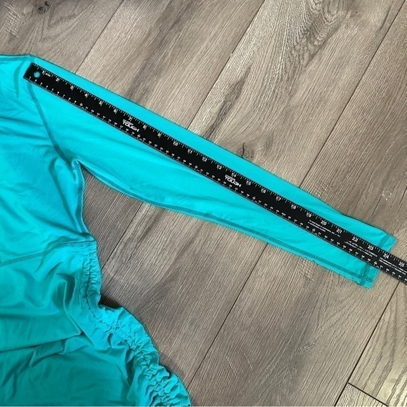 Athleta Top Hot Shot Performance Long Sleeve Ruching Activewear Run Medium - Picture 10 of 13